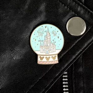 Disney Pin brooch castle NEW blue gold white